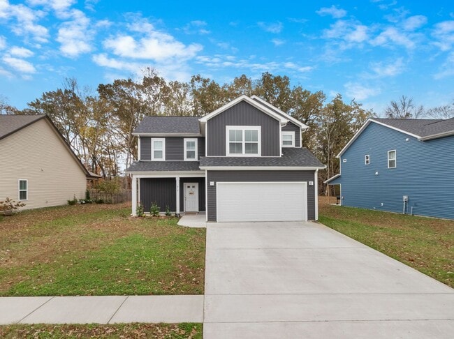 Building Photo - Pet Friendly Three Bedroom!