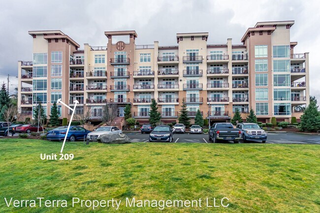 Foto del edificio - 3 br, 2 bath House - 320 E 32nd St Unit 209