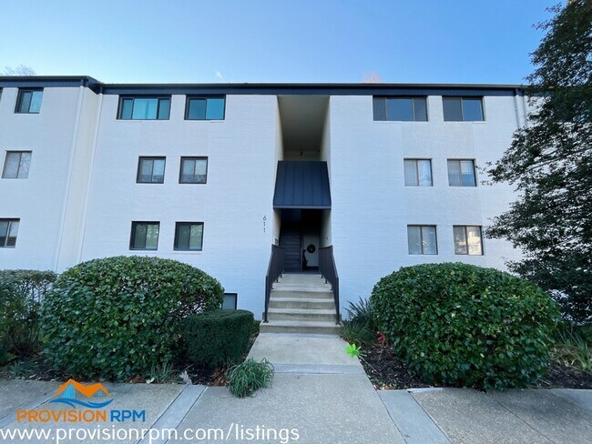 Foto del edificio - 611 Oakland Hills Ct