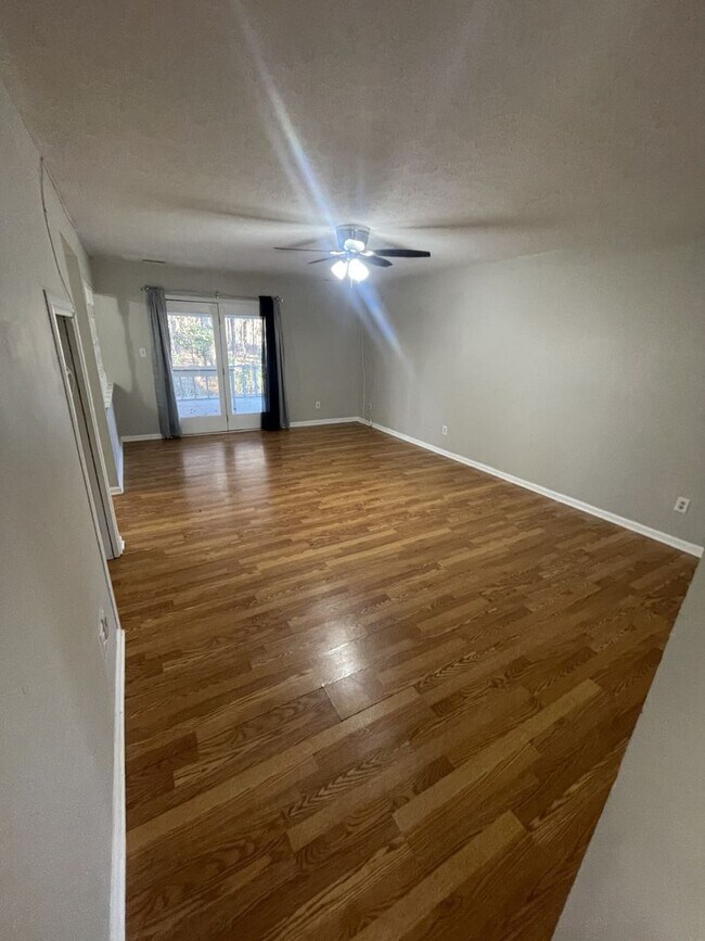 Foto del edificio - 4 Bd 2 ba house