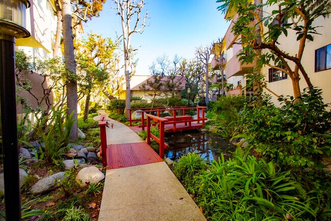 Building Photo - 5000 S Centinela Ave
