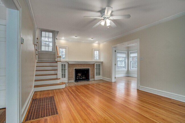 Building Photo - 404 W 63rd St