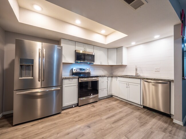 Foto del edificio - 4722 W Rose Ln