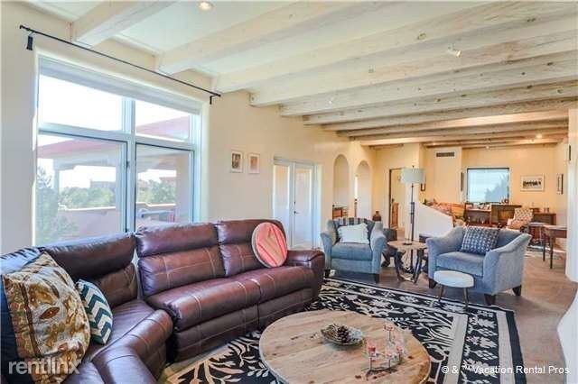 Foto del edificio - 152 Barranca Rd