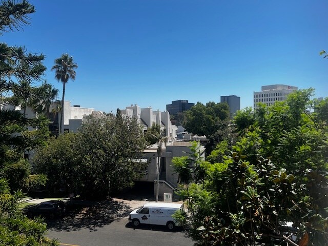 Foto principal - 11645 Montana Ave