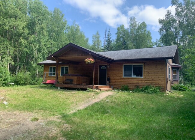 Building Photo - 3 bed/ 2 bath Ranch Style single family ho...