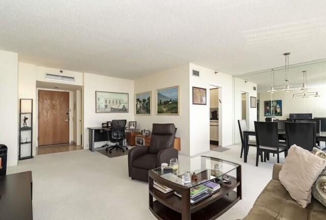 Foto del edificio - 19355 Turnberry Way