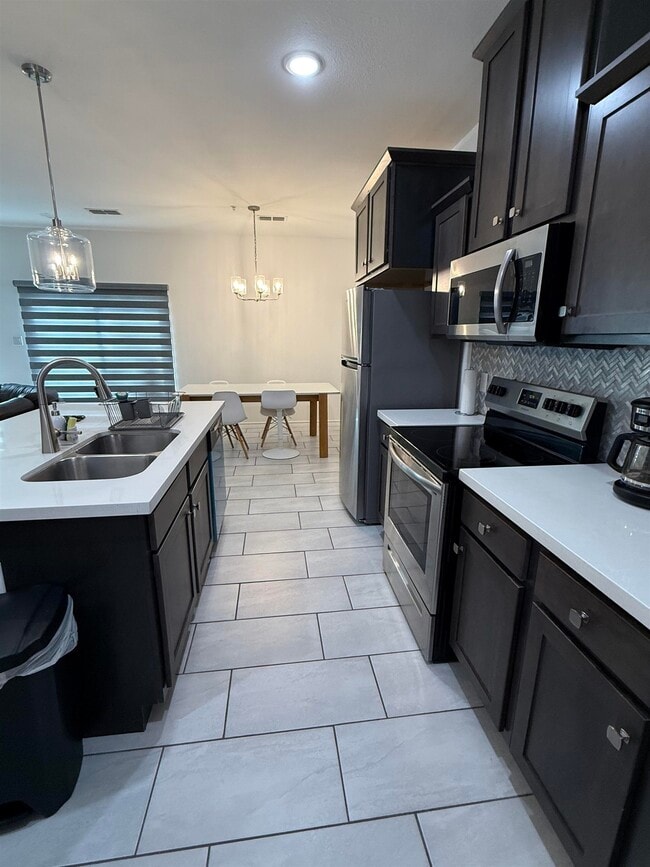 Building Photo - 9918 Kaspar Dr