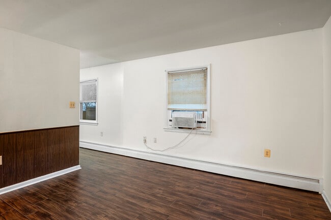 Building Photo - 9329 Old Scaggsville Rd