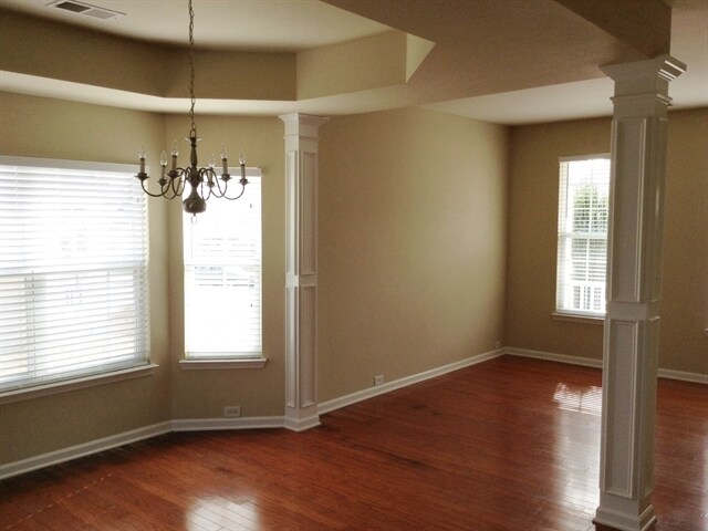 Building Photo - 2476 Ingleside Drive