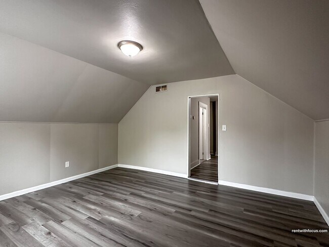 Foto del edificio - 127 W 6th St