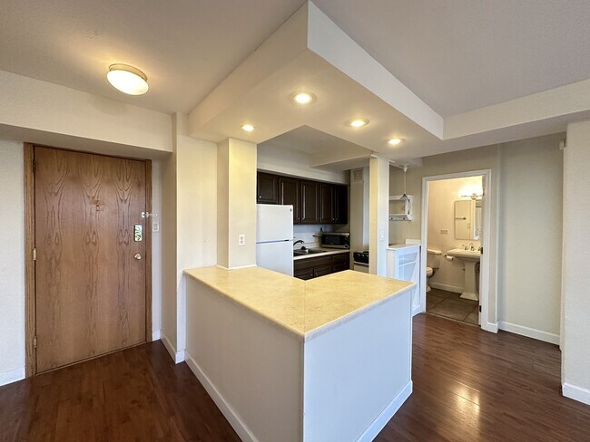 Foto del edificio - 4180 N Marine Dr