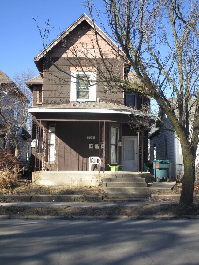 Building Photo - 708 W Jackson St