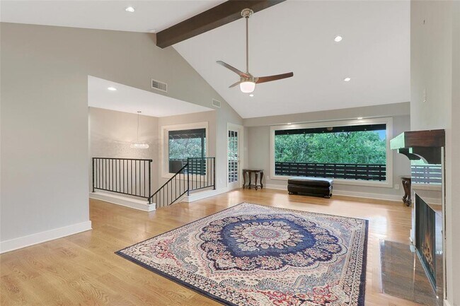 Foto del edificio - 3801 Laurel Ledge Ln