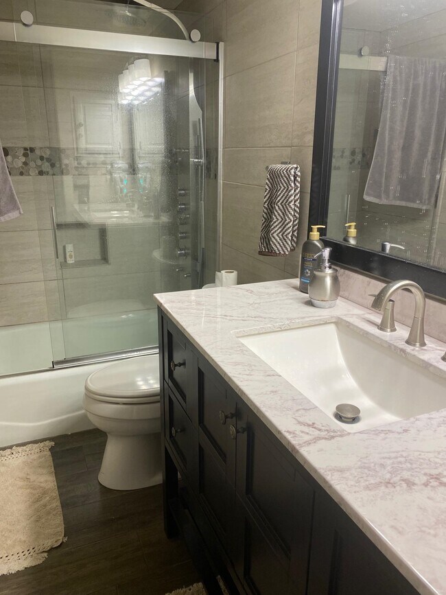 Foto del edificio - 509 Short Circuit