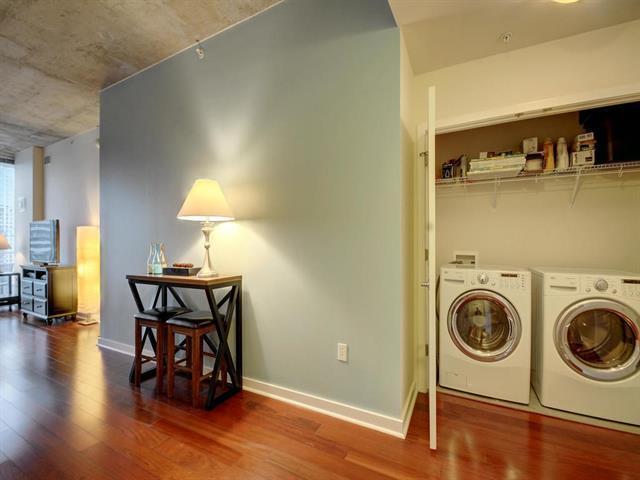 Building Photo - 360 Nueces St