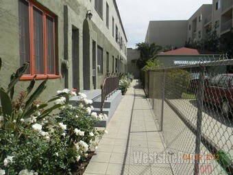 Foto principal - 1620 N Normandie Ave