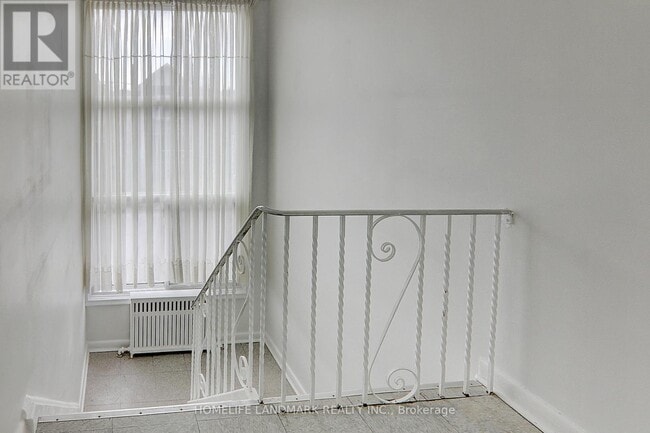 Building Photo - 8 Hanson Rd