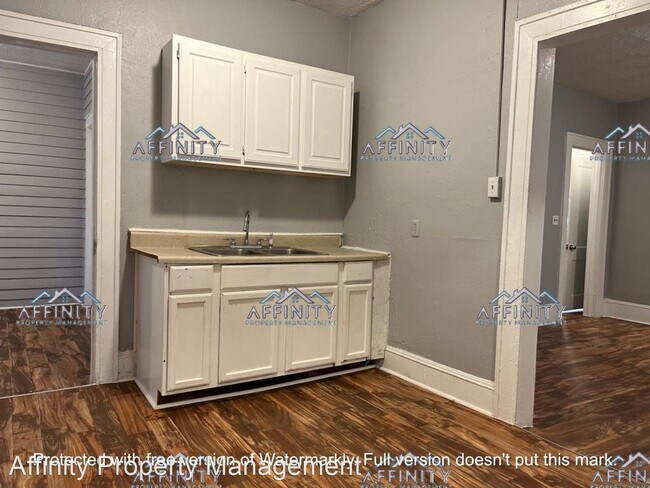 Building Photo - 3 br, 1 bath House - 1454 Marion Place