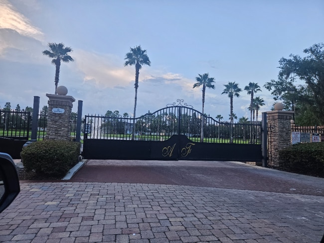 Foto del edificio - 1710 Swallowtail Ln