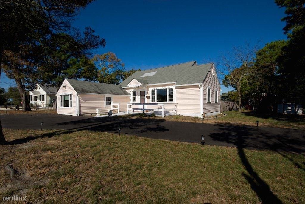 Primary Photo - 560 Princeton Ave