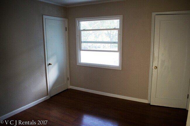 Foto del edificio - 3624 Bickerstaff Rd