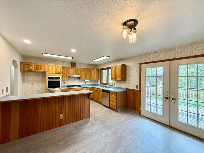 Building Photo - SOLDOTNA RANCH