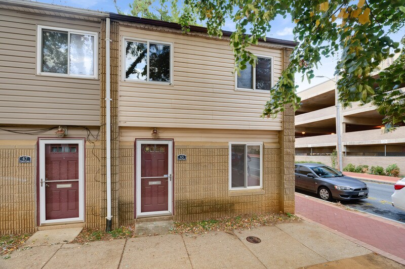 Foto principal - 45 Town Pines Ct
