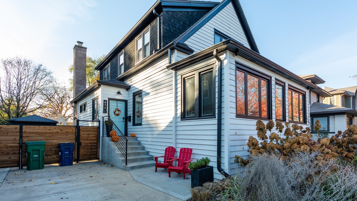 Primary Photo - 617 N Harvey Ave