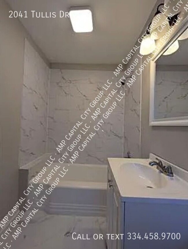 Foto del edificio - 2041 Tullis Dr