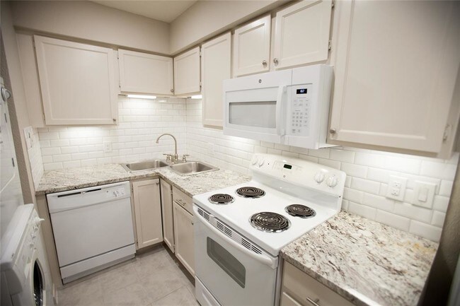Foto del edificio - 8055 Cambridge St