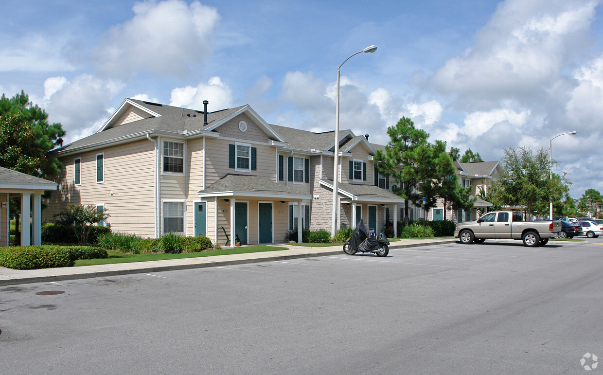 Primary Photo - Stone Harbor Apartments