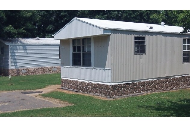 Building Photo - 1673 Zebulon Dr