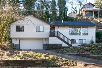 Building Photo - 3460 SE Aldercrest Rd