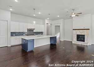 Building Photo - 133 Maravillas