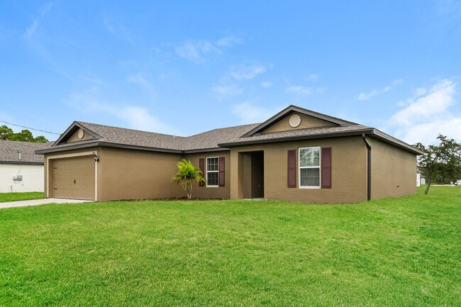 Building Photo - 854 Youngreen Dr, Fort Myers, FL