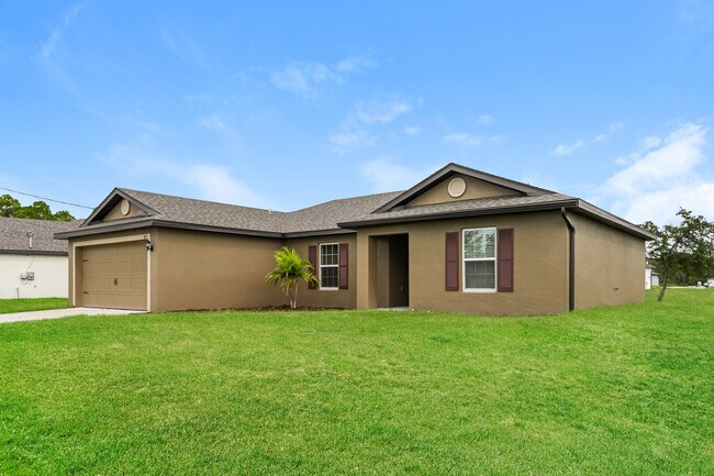 Foto del edificio - 854 Youngreen Dr, Fort Myers, FL