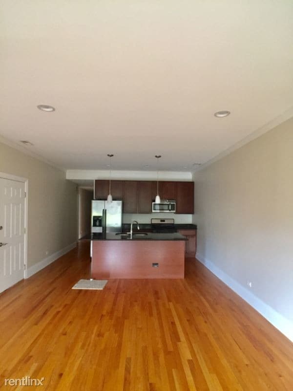 Building Photo - 2 br, 2 bath Apartment - 906 Reba Pl 3 Unit 3