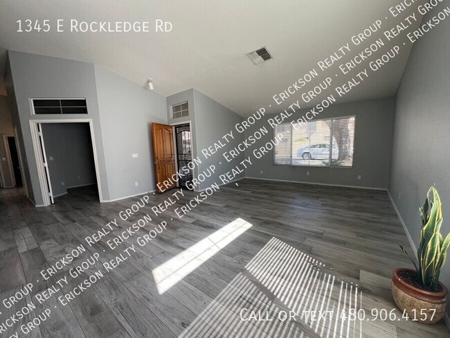 Building Photo - 1345 E Rockledge Rd
