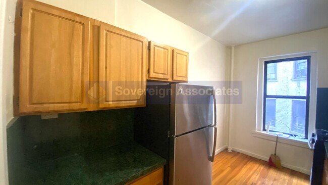 Building Photo - 72 Seaman Avenue
