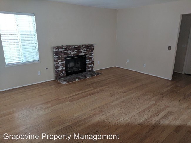 Building Photo - 30180 Silver Ridge Ct