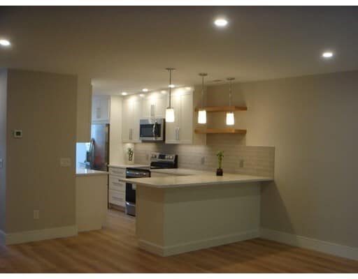 Building Photo - 45 Oakwood Ln