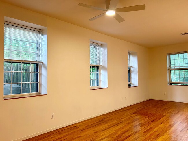 Interior Photo - 110 Mill Street