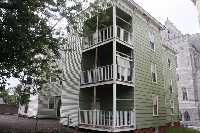  - 40 Bartlett St