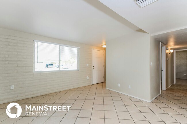 Foto del edificio - 4751 S Primrose St