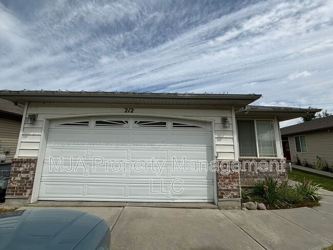 Building Photo - 212 Caleb Dr