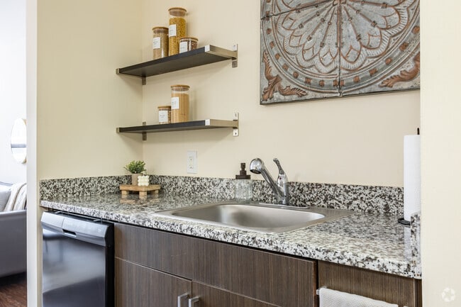 4BR, 4BA - 1476SF - One12 Courtland Apartments