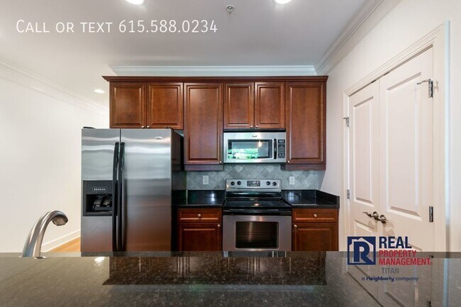 Foto del edificio - NEW PRICE! Make West End Your New Address ...