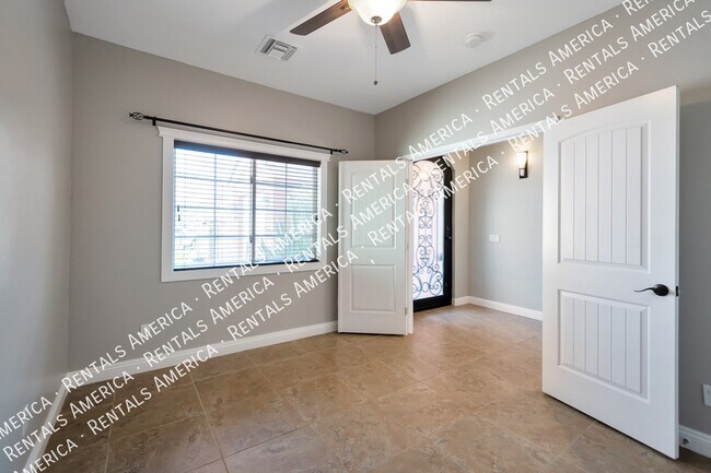 Foto del edificio - 16819 E Palm Beach Dr