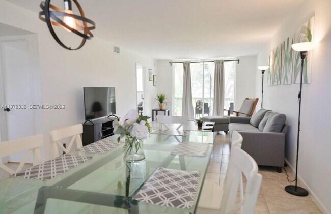 Building Photo - 8901 S Hollybrook Blvd